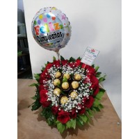 Corazon de rosas y chocolates